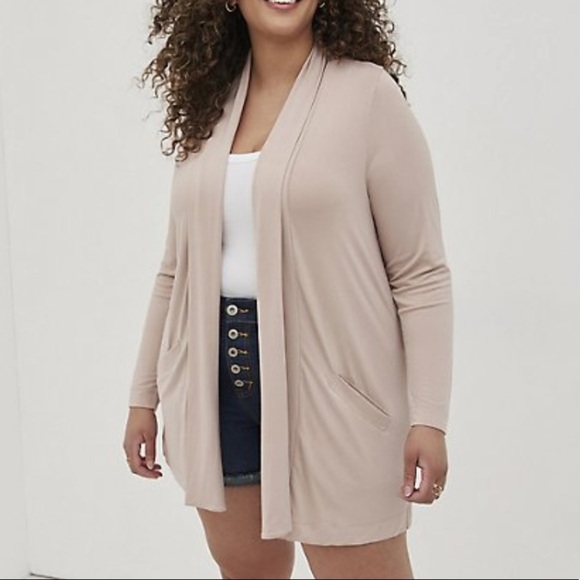 TORRID NWT 5 INCH VINTAGE STRETCH HIGH-RISE SHORT - Picture 3 of 6